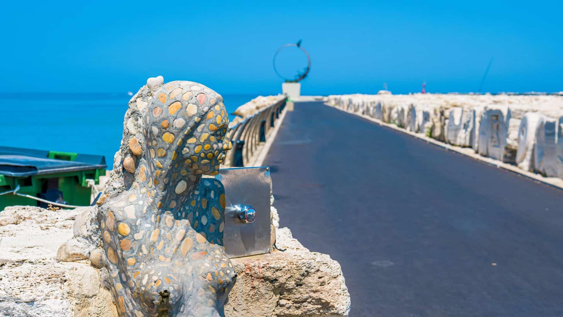 Museo d'Arte sul Mare con sculture