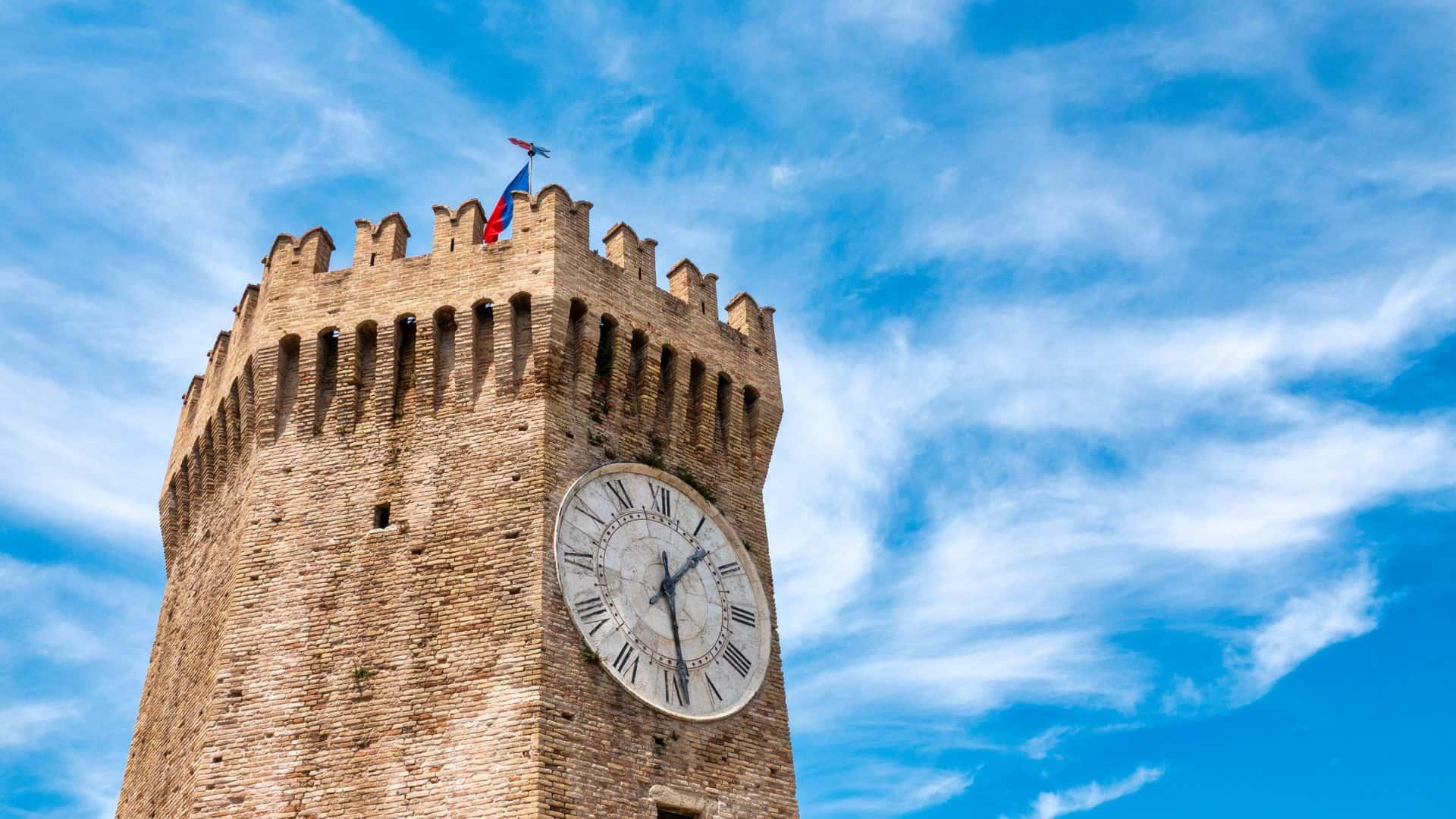 Torre dei Gualtieri forma esagonale